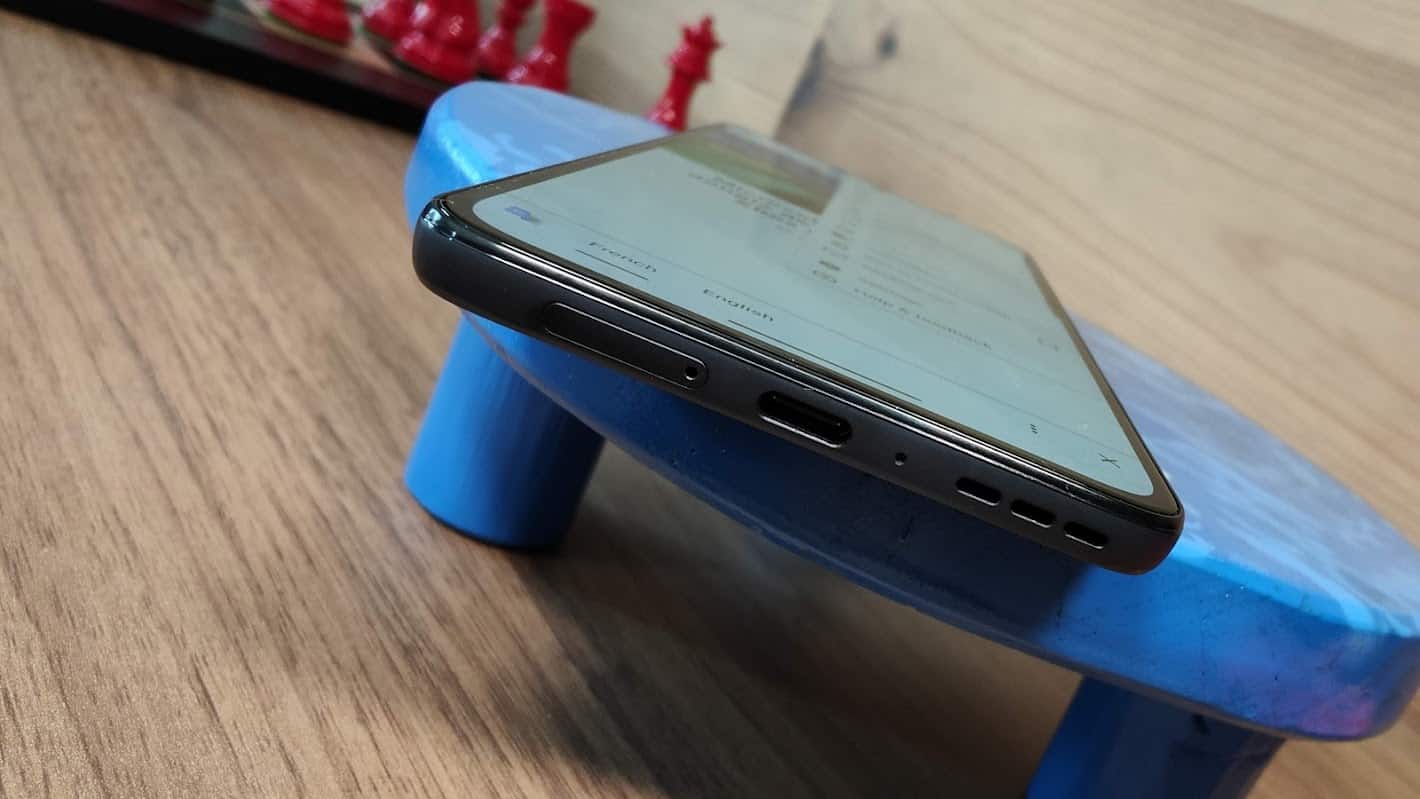 Motorola Edge 30 - Il est très fin