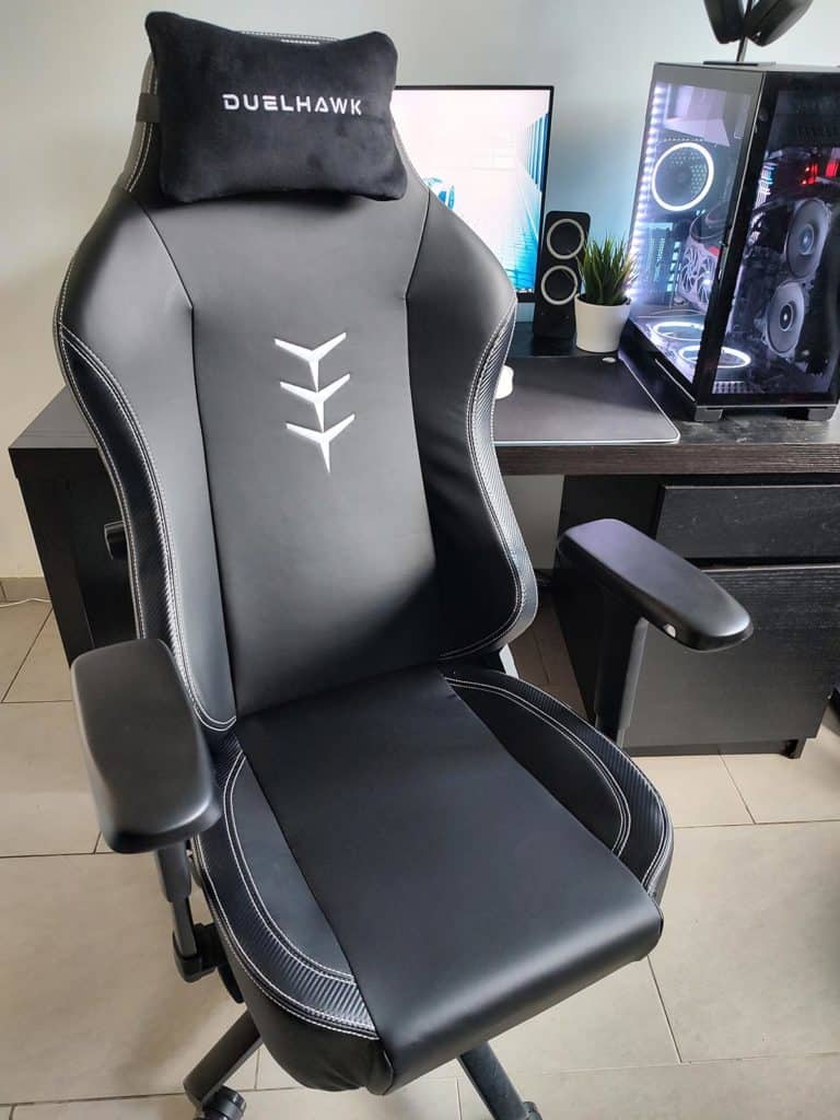 La Duelhawk Ultra devant un bureau