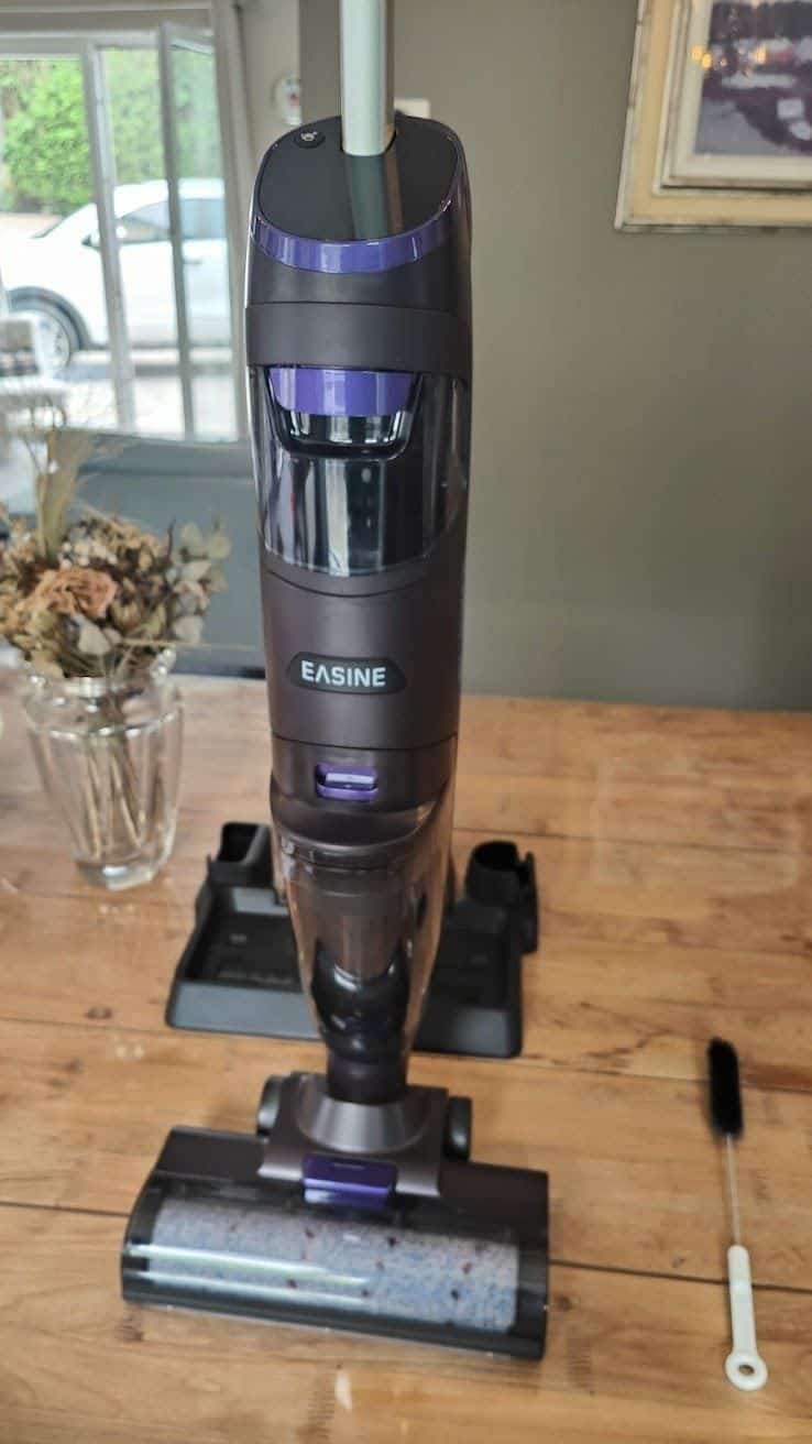 ILIFE F100 - on peut enlever facilement les différents reservoirs