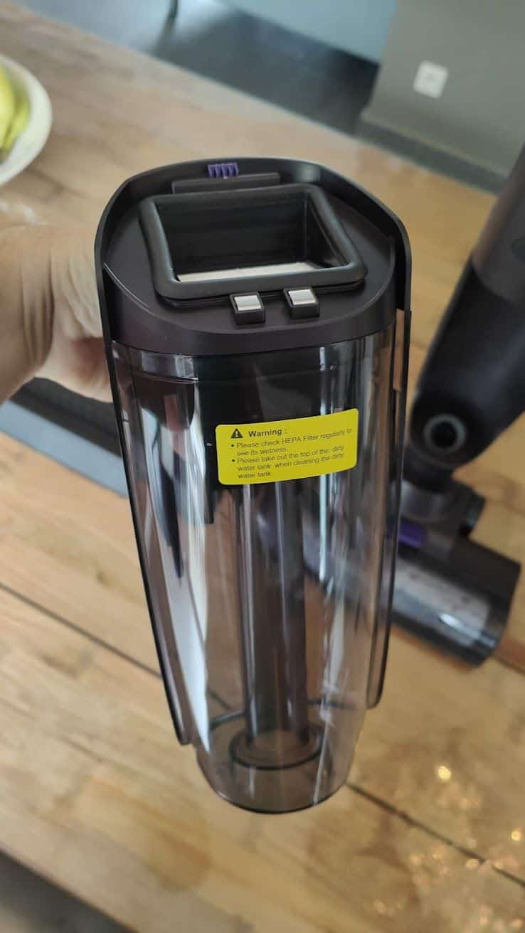 ILIFE F100 - on récupère les crasses dans cette partie là