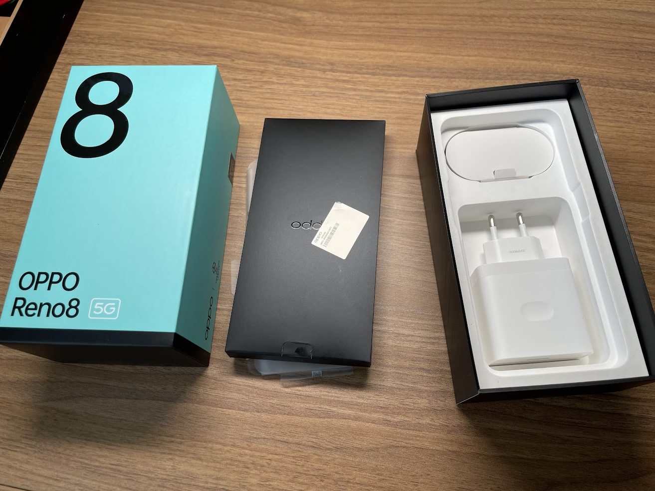 Oppo Reno 8 - le contenu de la boite