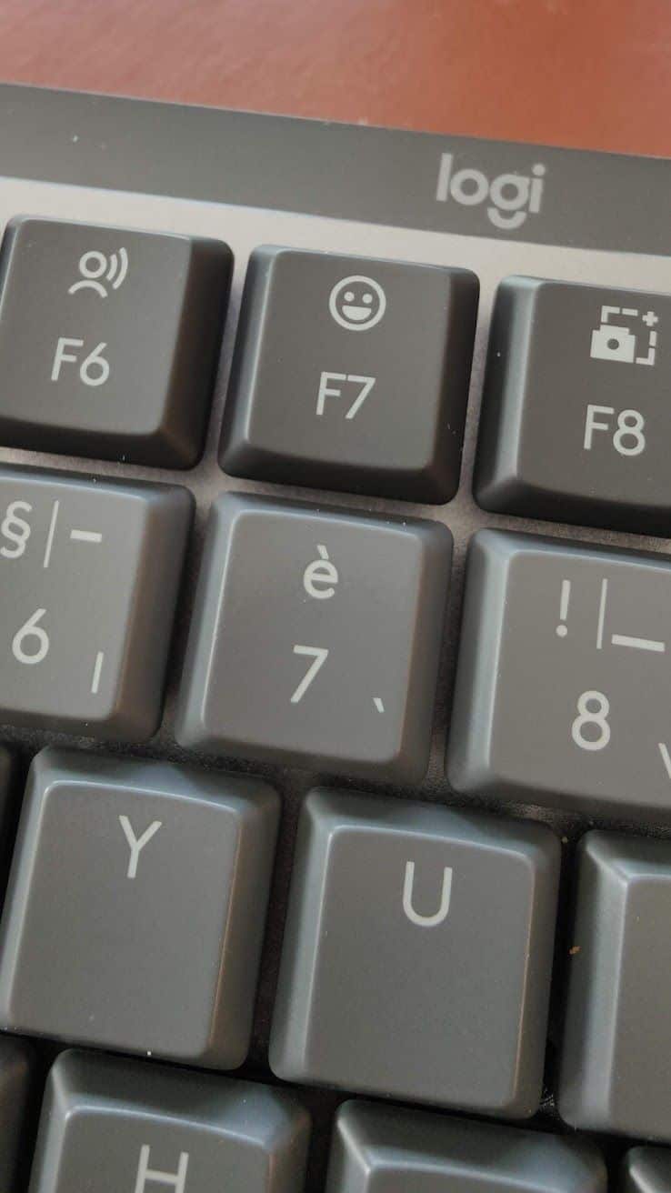 Logitech MX Mechanical Mini - la nouvelle touche smiley est une vraie bonne idée