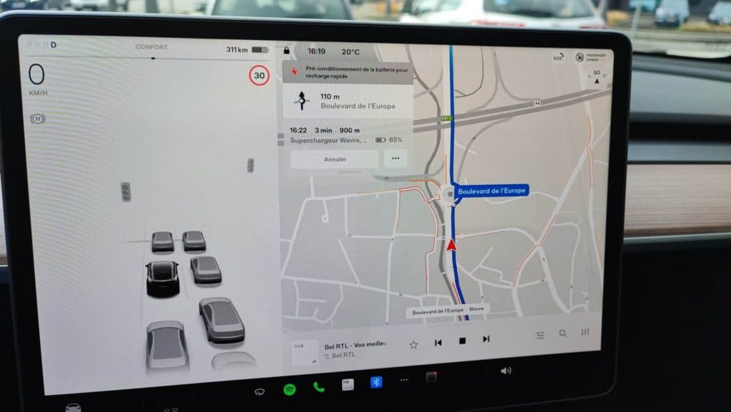 tesla y performance navigation