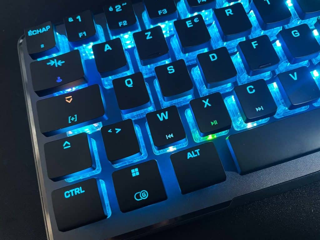 Gros plan sur le Roccat Vulcan II Mini