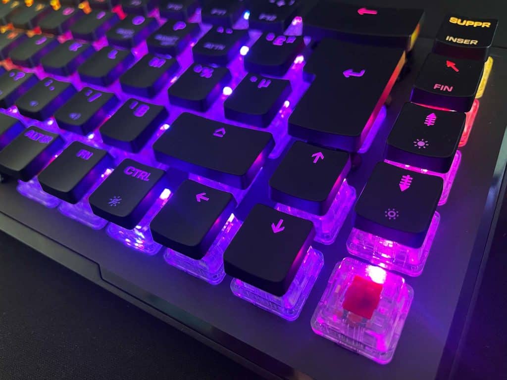 Gros plan sur le Roccat Vulcan II Mini