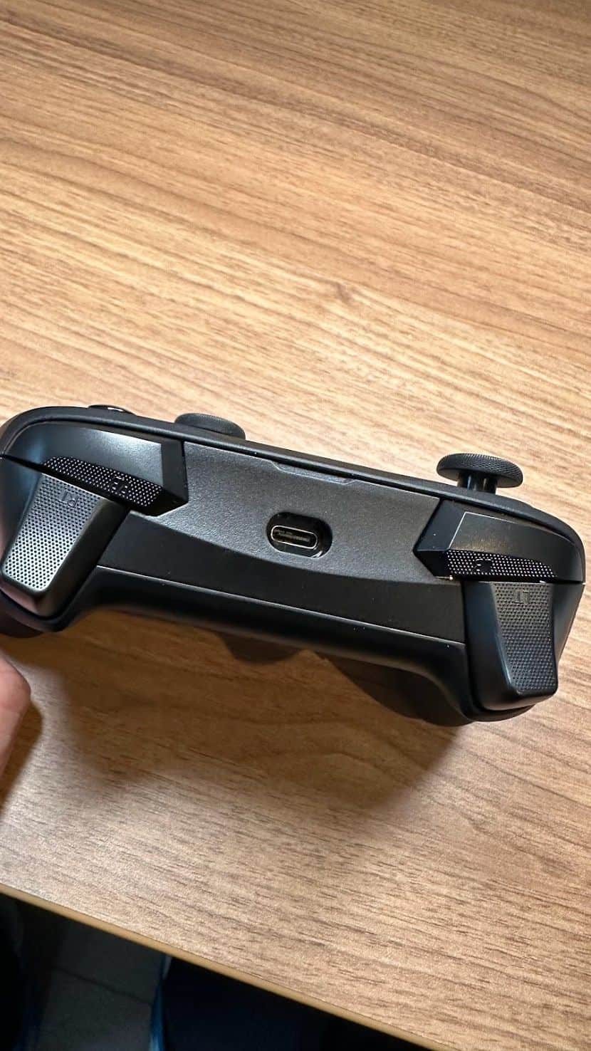 Gamesir G7 Voici les gachettes à l'arrière