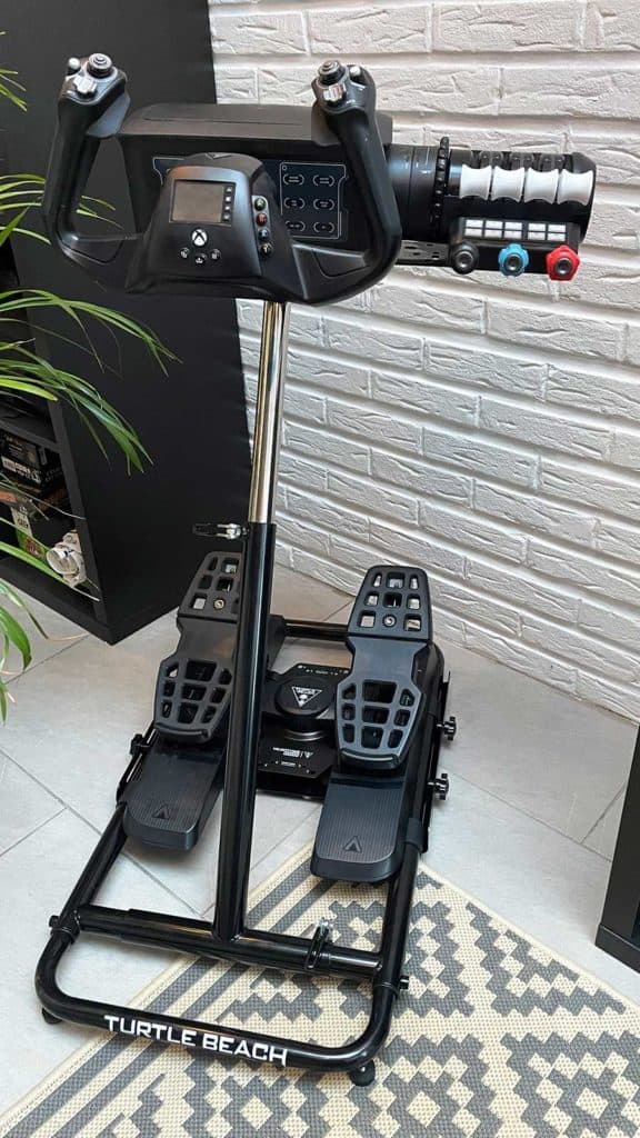 Le Turtle Beach VelocityOne Stand et tous ces accessoires
