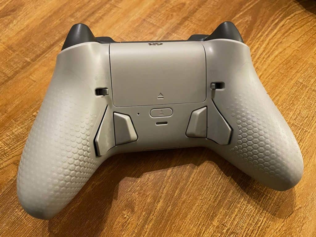 Le dos de la SCUF Instinct Pro