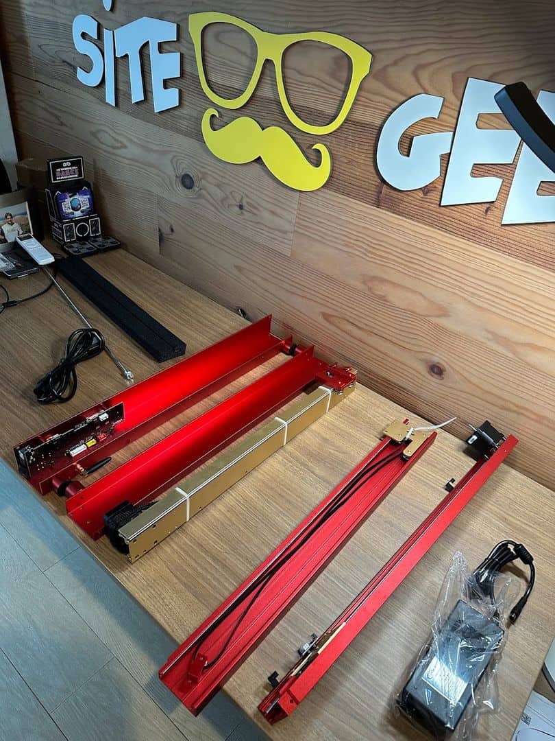 xTool D1 Pro 20 W : Il ny'a que quelques gros morceaux à assembler finalement