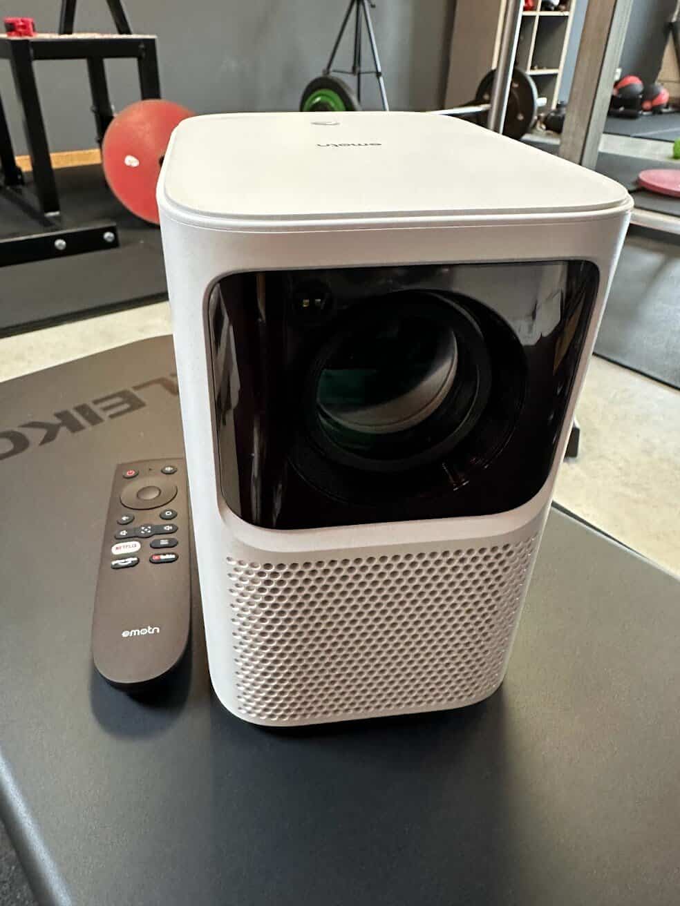 EMOTN N1 - la télécommande est bonne mais livrée sans piles !