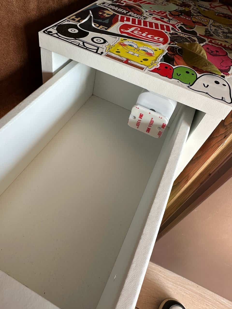 Yale Serrure de meuble connectee : l'installation est assez simple