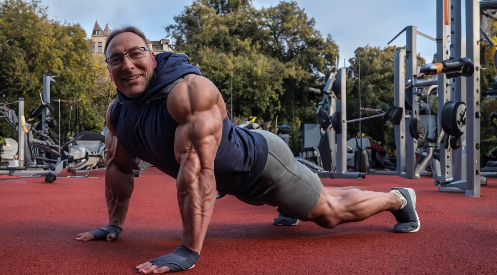 Il m'a ensuite demandé s'il ne pouvait pas être un peu plus musclé, voici ce que ça donne !