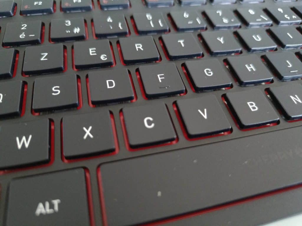 Cherry KW 9200 Mini touches rouges et noires