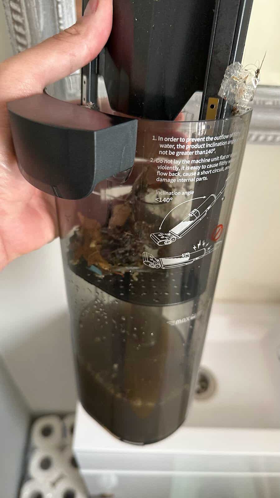 Proscenic F20 : il y a un filtre pour séparer le solide du liquide : c'est très pratique