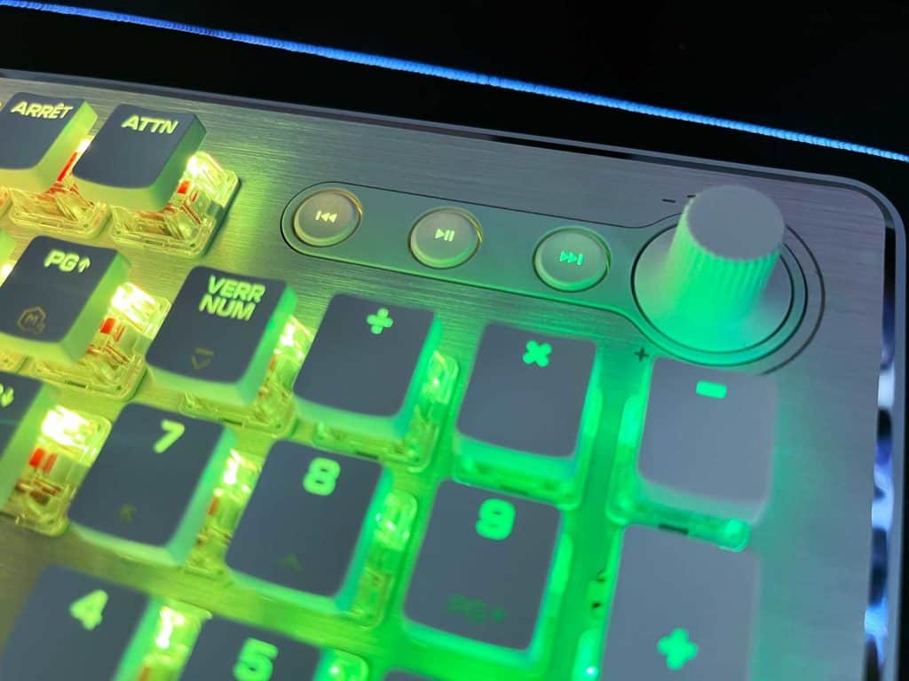 Les commandes médias du Roccat Vulcan II
