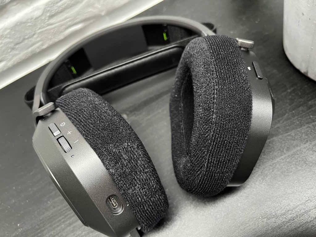 Les commandes du Corsair HS80 Max Wireless