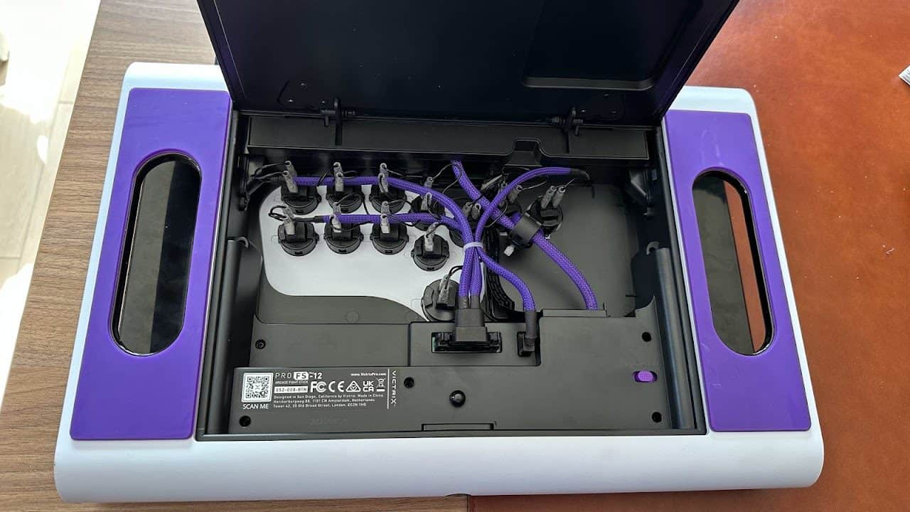 Victrix PS5 PRO FS : le câble management est dingue