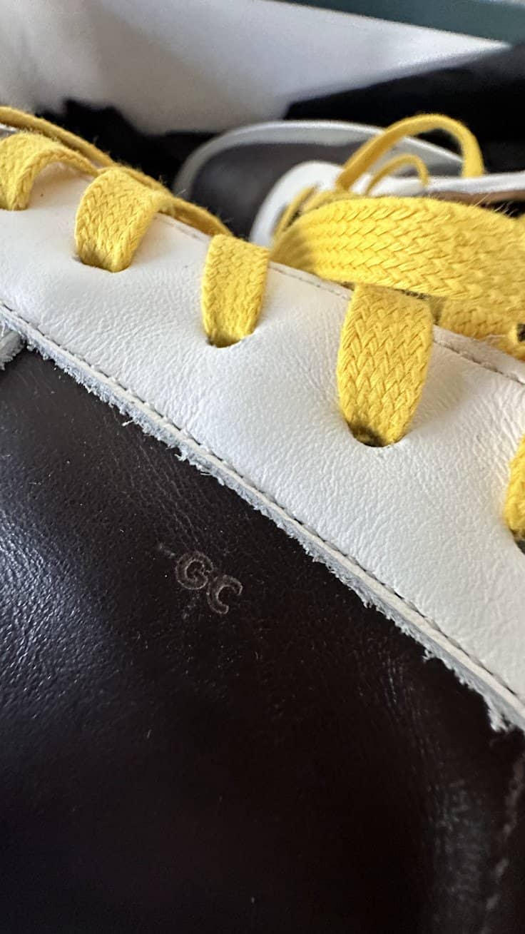 Gravure des initiales sur le coté