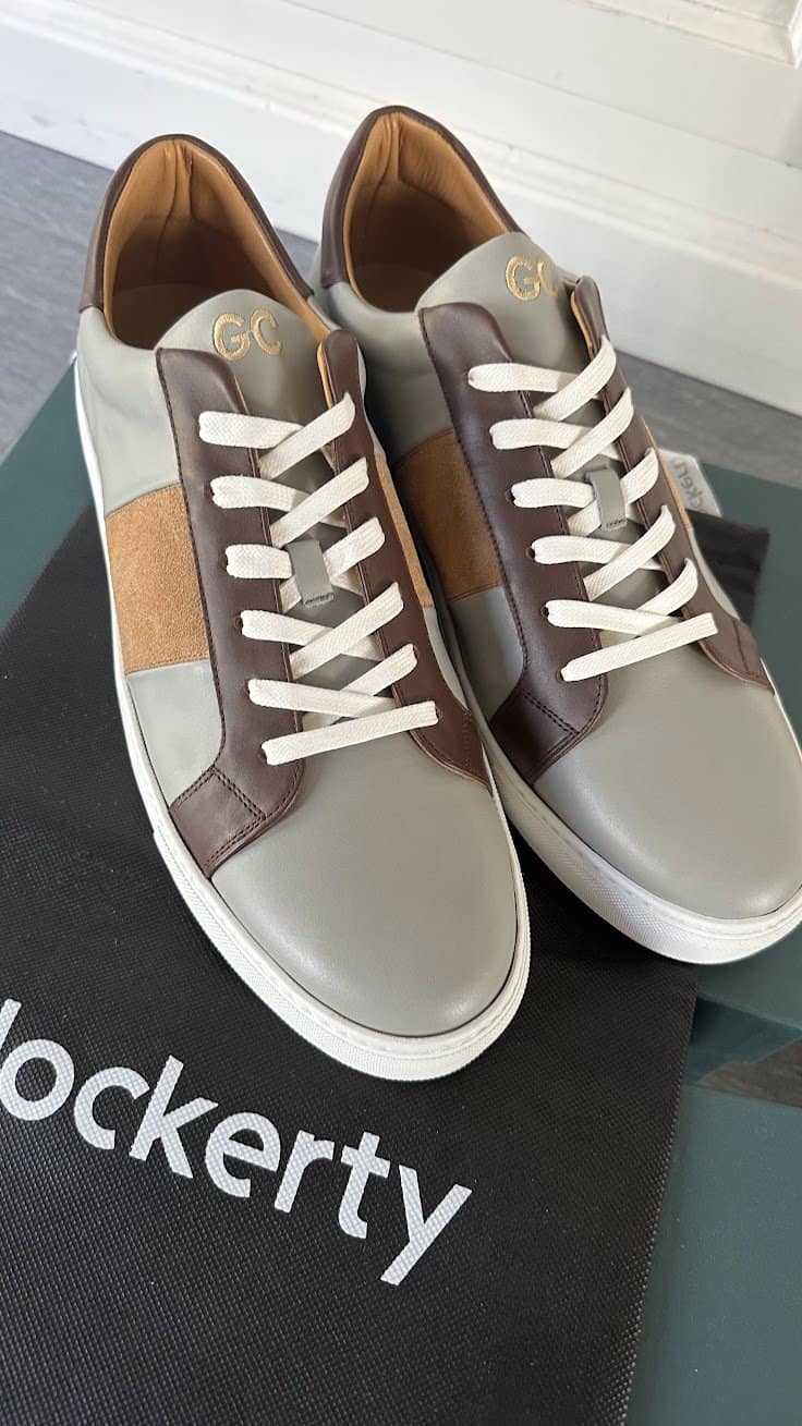 Des baskets estivales, mais habillées