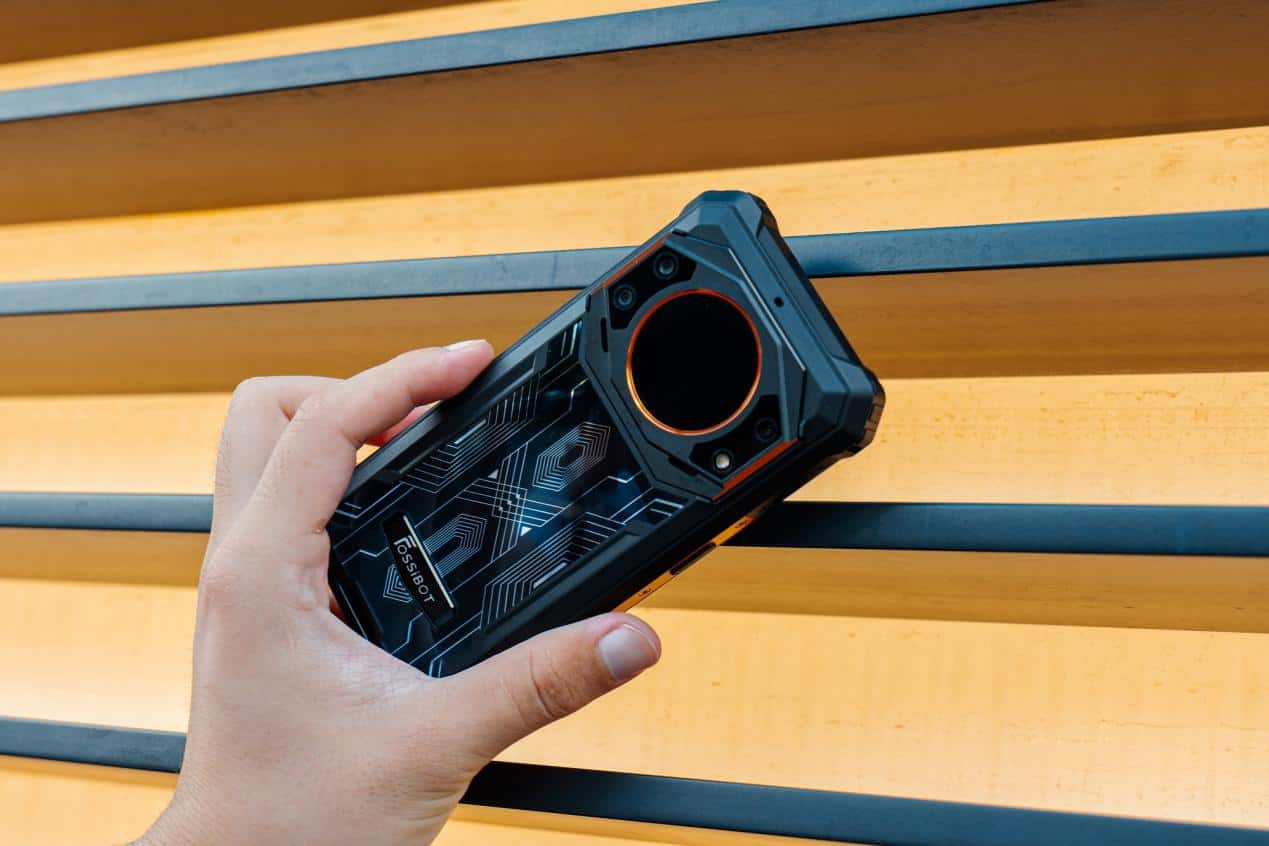 FOSSiBOT F101 Pro double écran