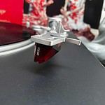 Le styler de la platine Bluetooth Victrola Hi-Res Carbon