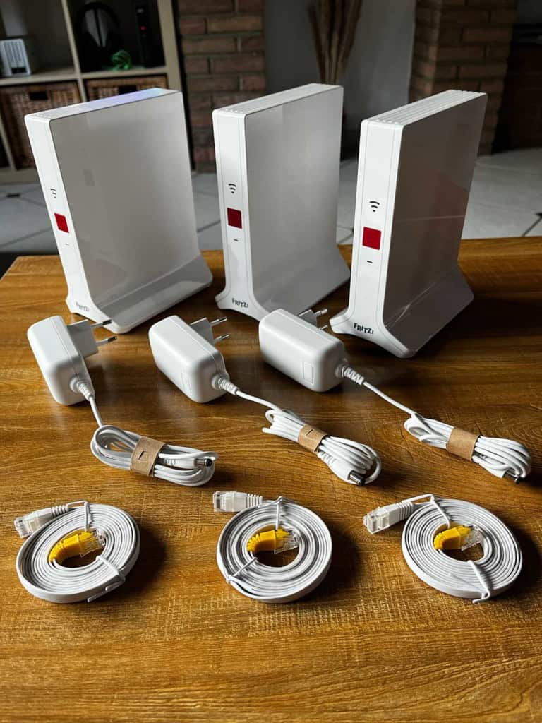 Le contenu du kit FRITZ!Mesh Set 4200