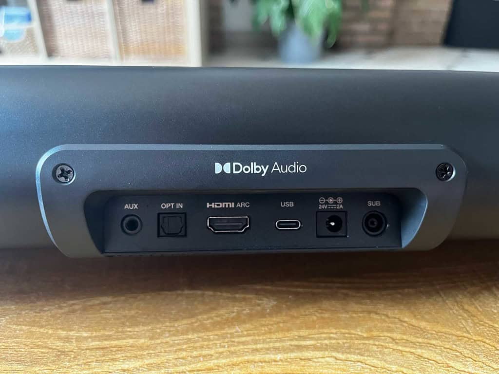 La connectique de la Creative Stage Pro