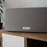 Sonos Play:3 - Son style légèrement rétro la rend indémodable. Mais que vaut-elle vraiment ?