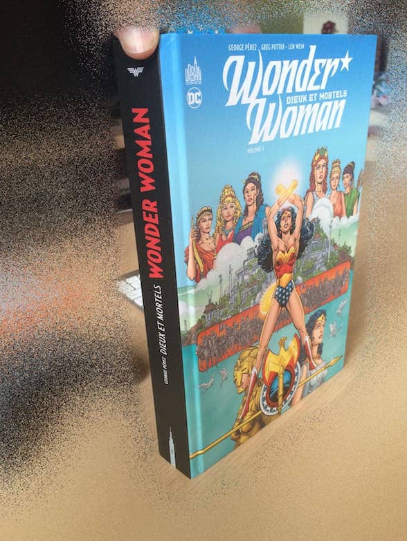 Wonder Woman - Dieux et Mortels / Oubliez la lecture dans le train.