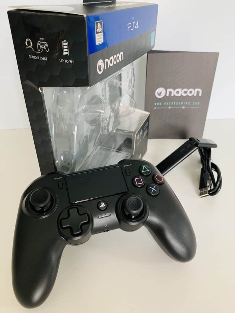 Un câble, un dongle bluetooth et une manette - that's it