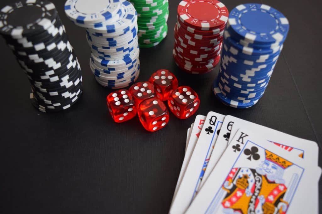 Le poker est un jeu très social !