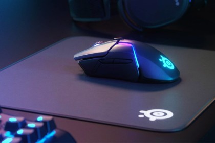 Une souris gaming sans fil, la SteelSeries Rival 650