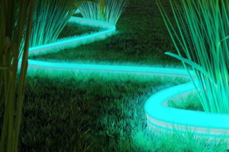La bande LED Outdoor Flex Light Colour qui vient renforcer la gamme des lumières d’extérieur innr