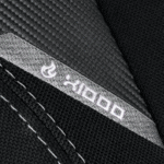 Gros plan sur les broderies de la Nitro Concepts X1000