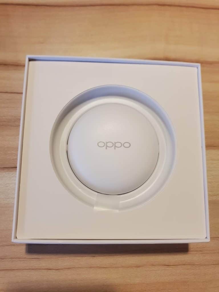 La boite des écouteurs Oppo Enco W31