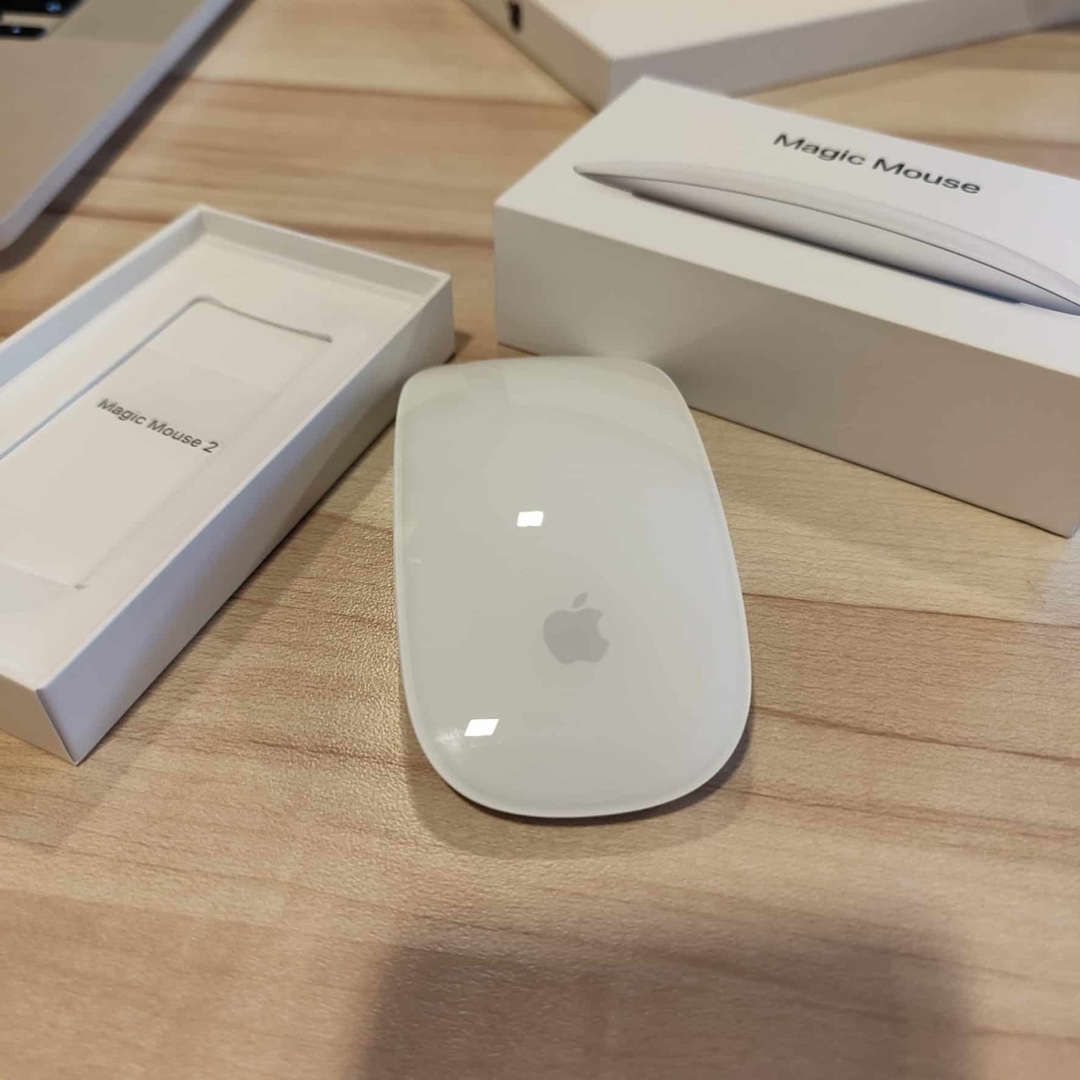 Apple Magic Mouse 2 Test de la souris Mac avec un Macbook Pro 16