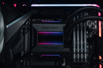 Le visuel officiel du Phanteks Glacier One MP