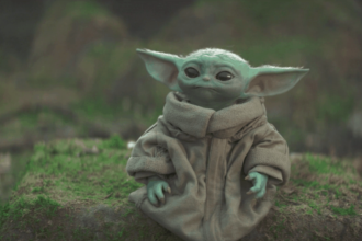 Grogu que l'on surnomme bébé yoda dans The mandalorian