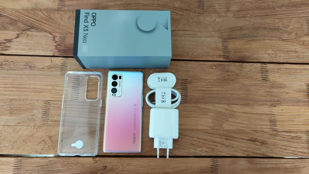 Le pack de base de l'Oppo Find X3 Neo