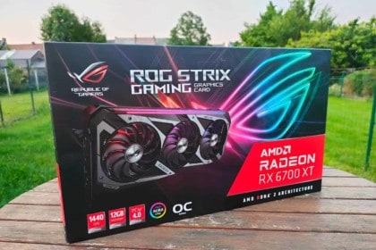 La boite de la ASUS ROG Strix RX 6700 XT