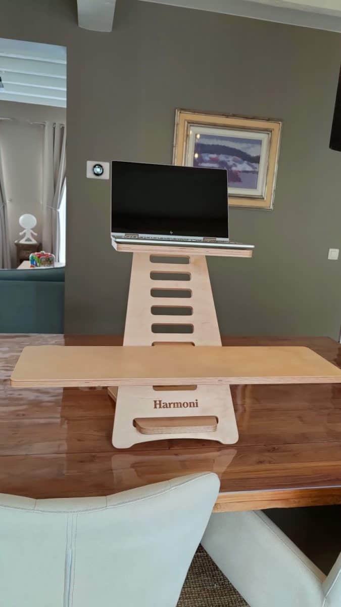 Harmoni Standing Desk Test de la solution simple pour travailler debout.