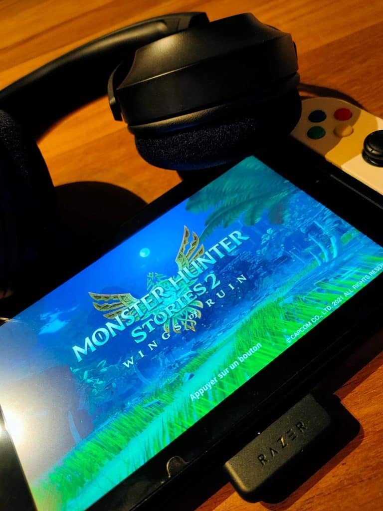 Le Razer Barracuda X branché sur la Switch