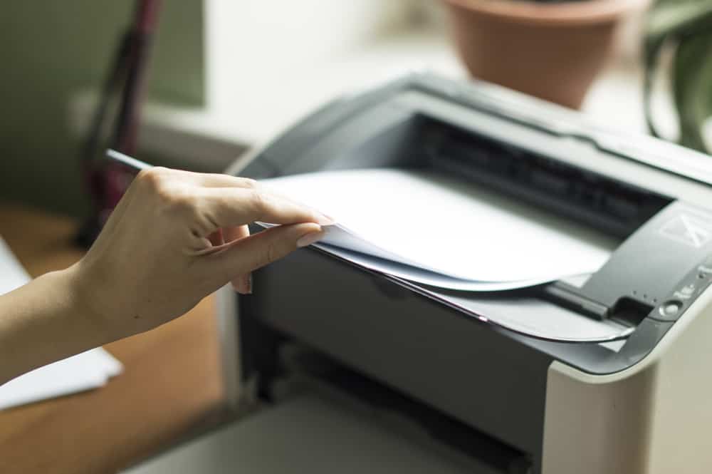 L'imprimante à la maison, reste un élément indispensable pour télétravailler