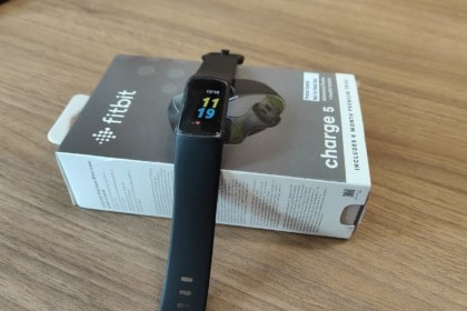 Fitbit Charge 5