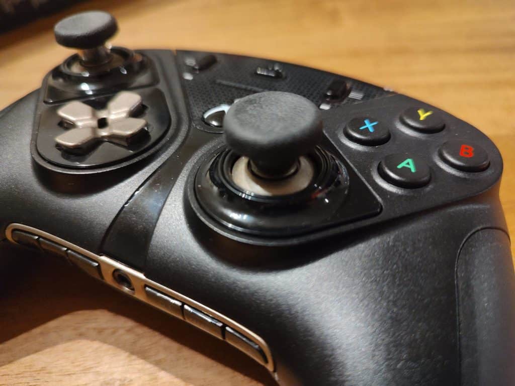 Les boutons de la Thrustmaster eSwap X Pro