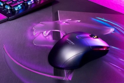 Gros plan sur un tapis de souris Roccat