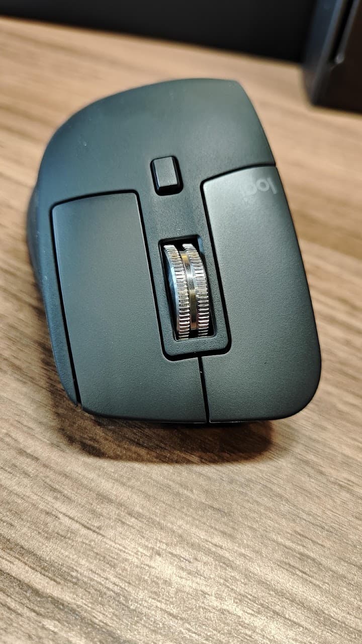 Test Souris Logitech MX Master 3 : la révolution de la molette  électromagnétique MagSpeed - Les Numériques