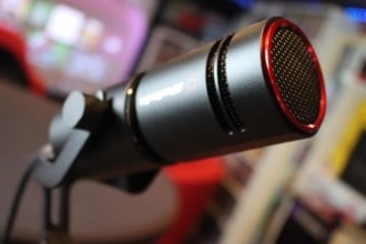 MIC 330 pied
