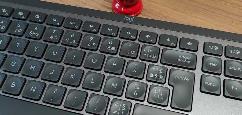 Logitech MX Keys Plus - le packaging est très sobre !