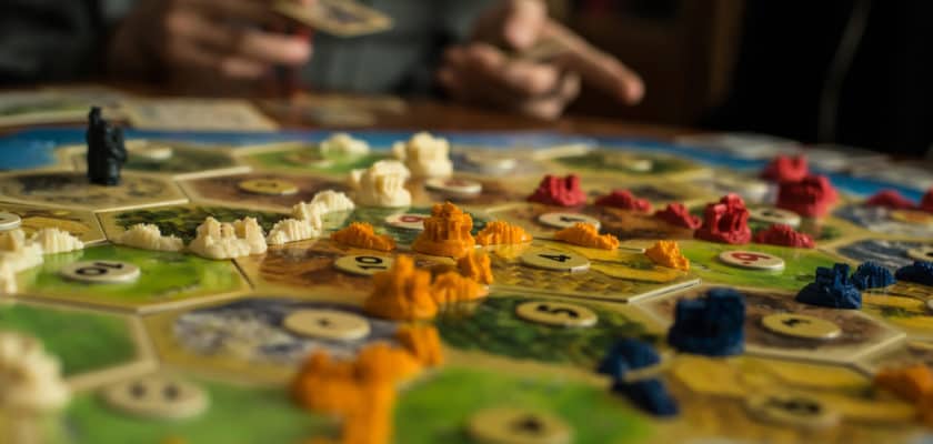 Les meilleurs jeux de société pour vos soirées geek en 2022 !